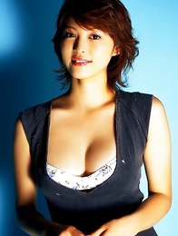 Mayuko Iwasa Asian shows big boobs after enjoying bike riding