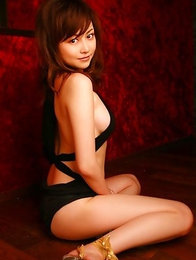 Anri Sugihara shows generous boobs in bath suits in nature