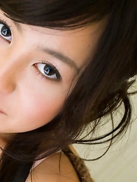 Natsuki Takahashi in short tight skirt shows hot cleavage